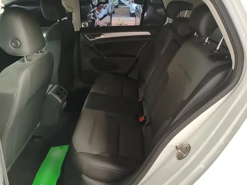 Volkswagen Golf — миниатюра 17