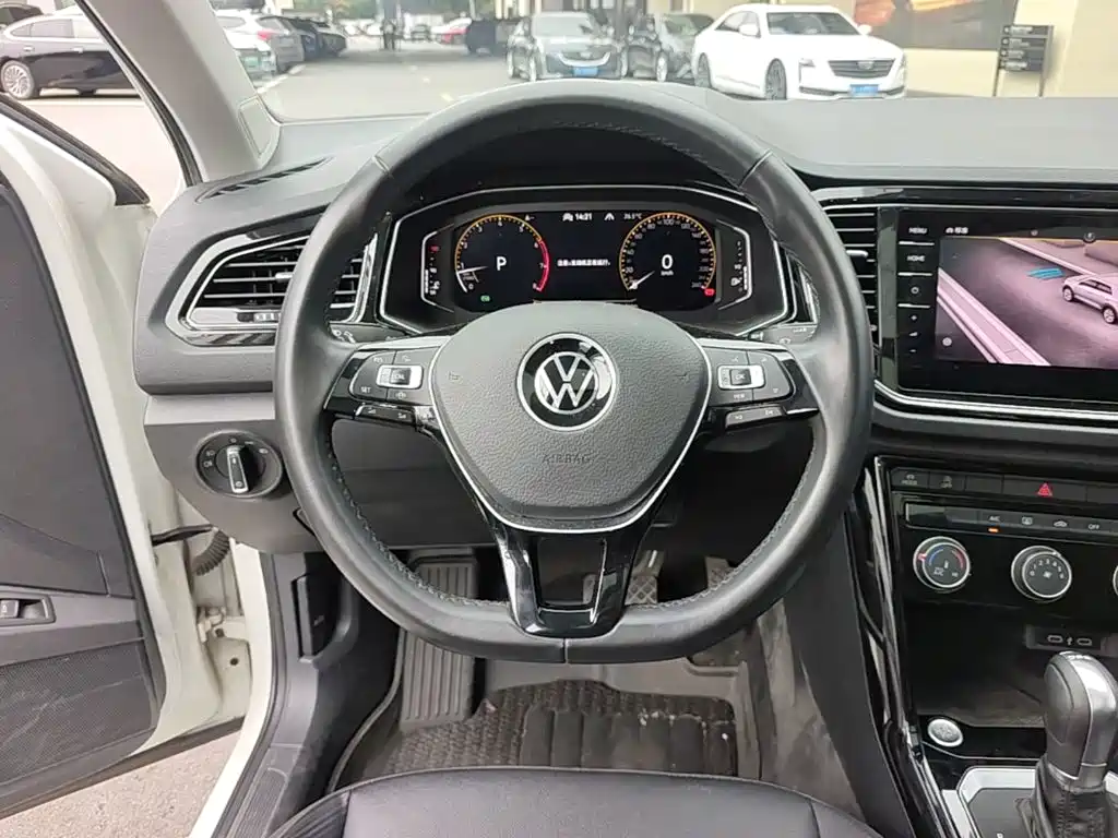 Volkswagen T-Roc — миниатюра 15