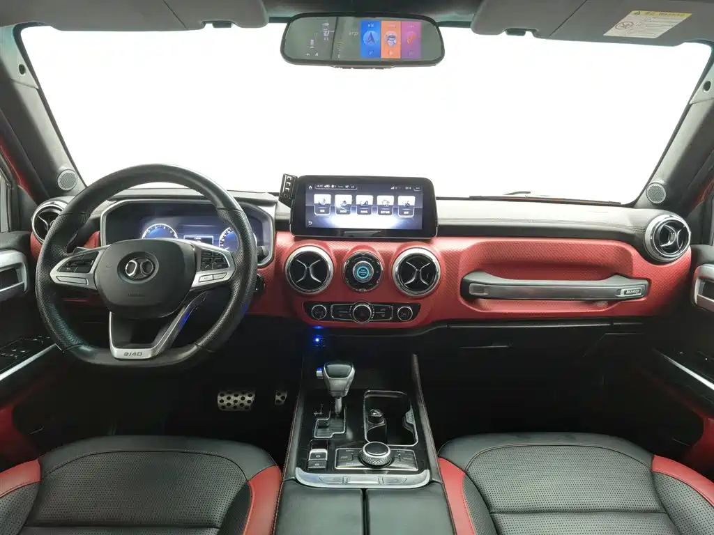 BAIC BJ40 2018 PLUS 2.3T AT Premium V