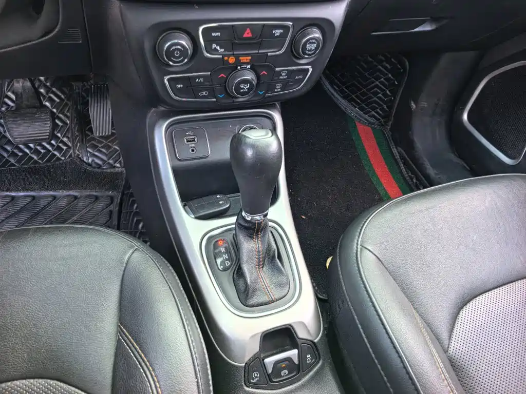 Jeep Compass — миниатюра 17