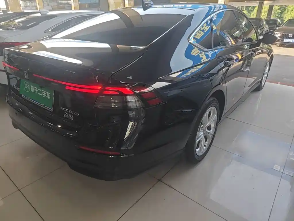 Honda Accord — миниатюра 7