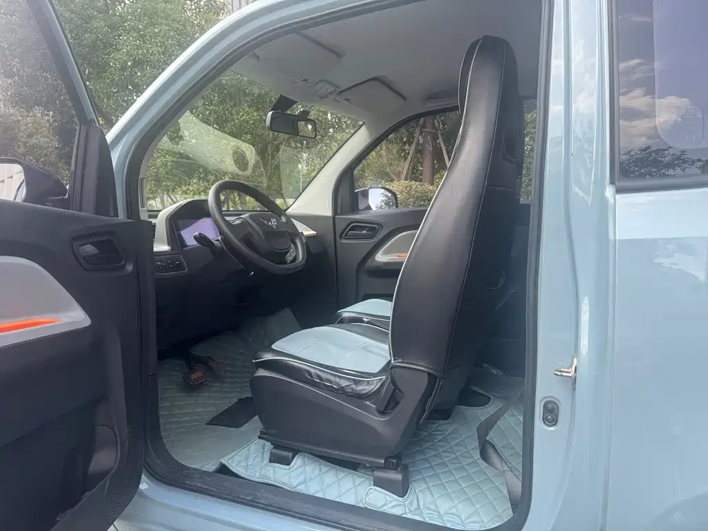 Wuling MINIEV — миниатюра 4