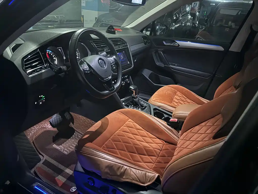 Volkswagen Tiguan L PHEV — миниатюра 7