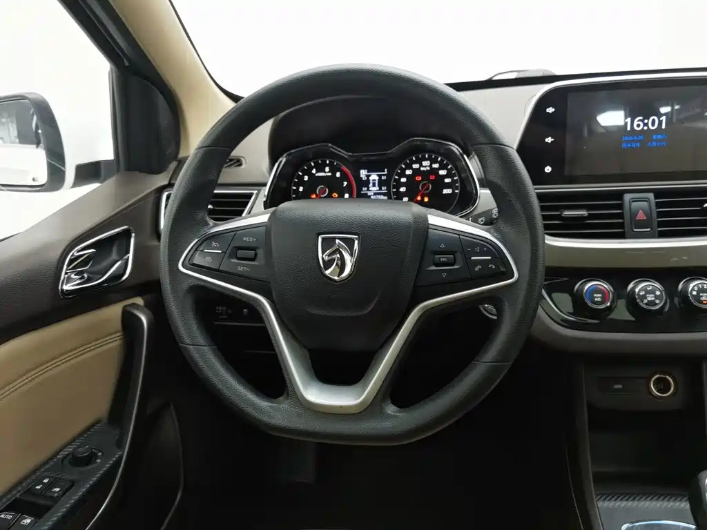 Baojun 310W — миниатюра 11