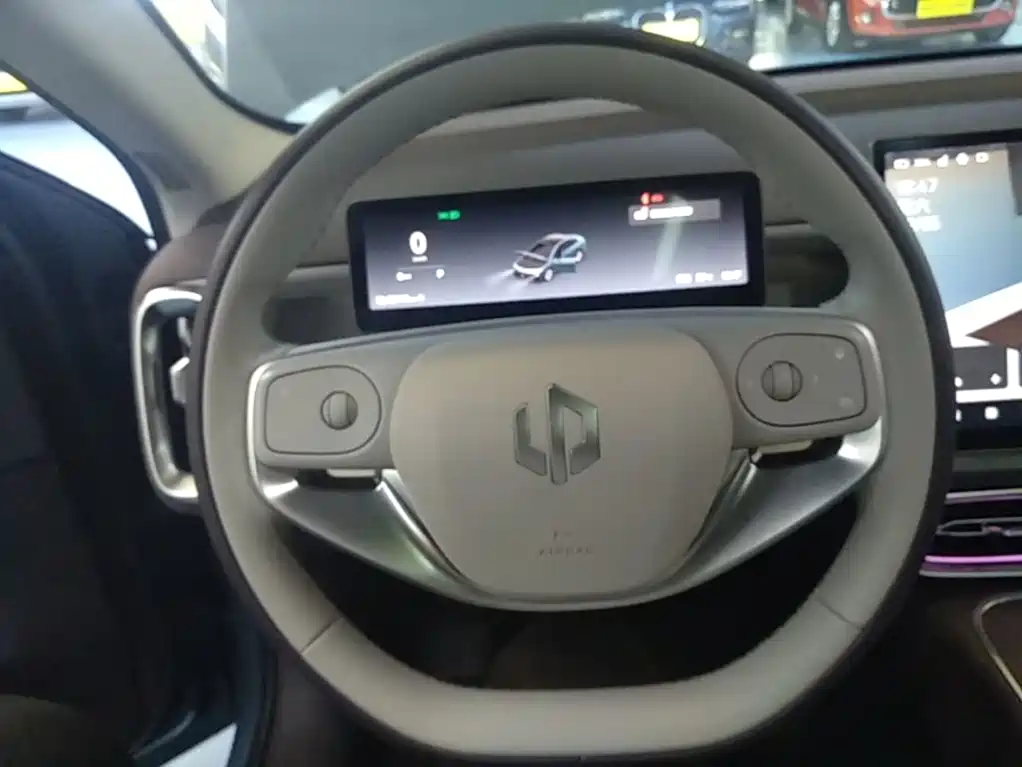 Leapmotor Leapmotor B01 — миниатюра 11