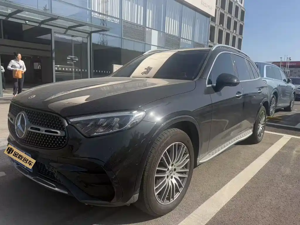 奔驰GLC 2025款 改款 GLC 300 L 4MATIC 动感型 5座 2025