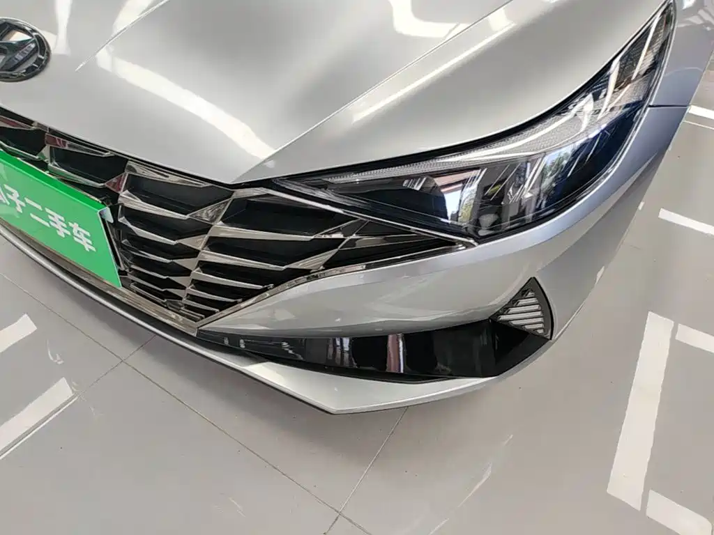 Hyundai Elantra — миниатюра 24