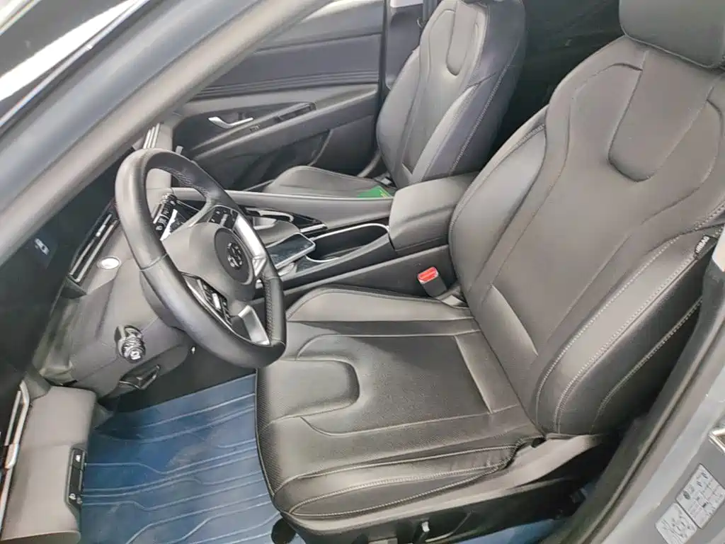Hyundai Elantra — миниатюра 15
