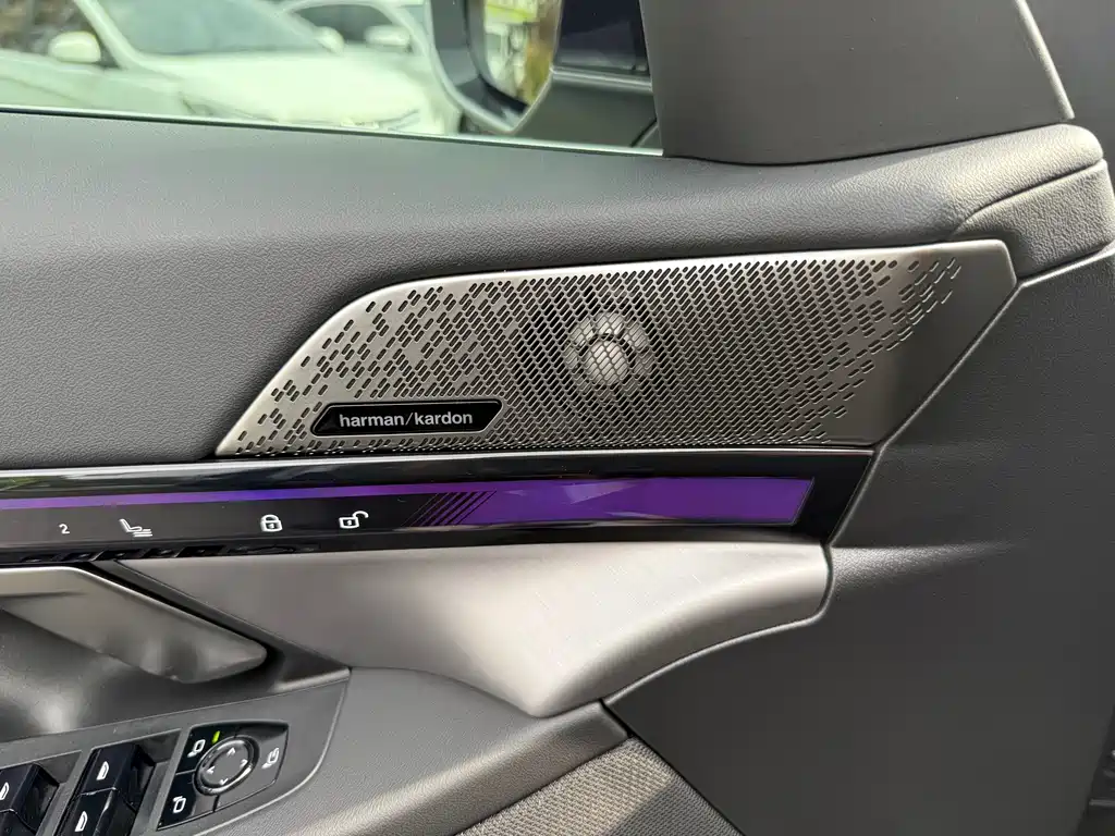 BMW i5 — миниатюра 12