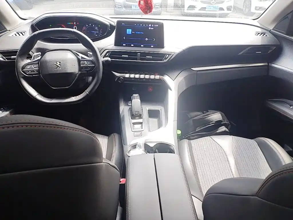 Peugeot 5008 — миниатюра 10