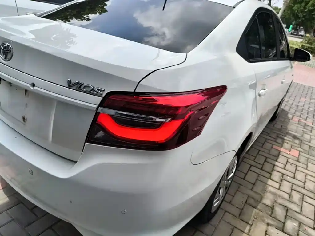 Toyota Vios — миниатюра 8
