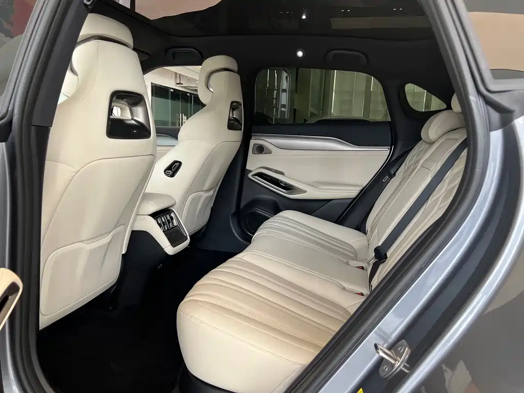 BYD L EV — миниатюра 7