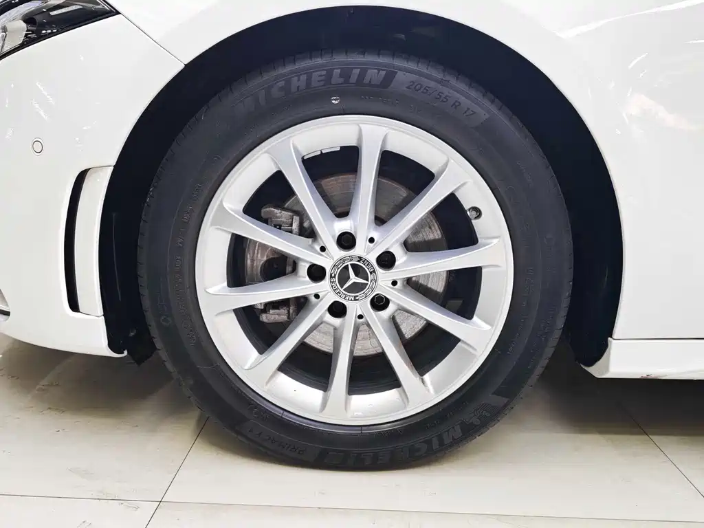 Mercedes-Benz A-Class — миниатюра 9
