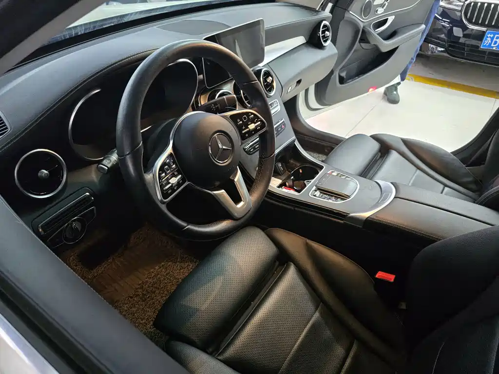 Mercedes-Benz C-Class — миниатюра 2