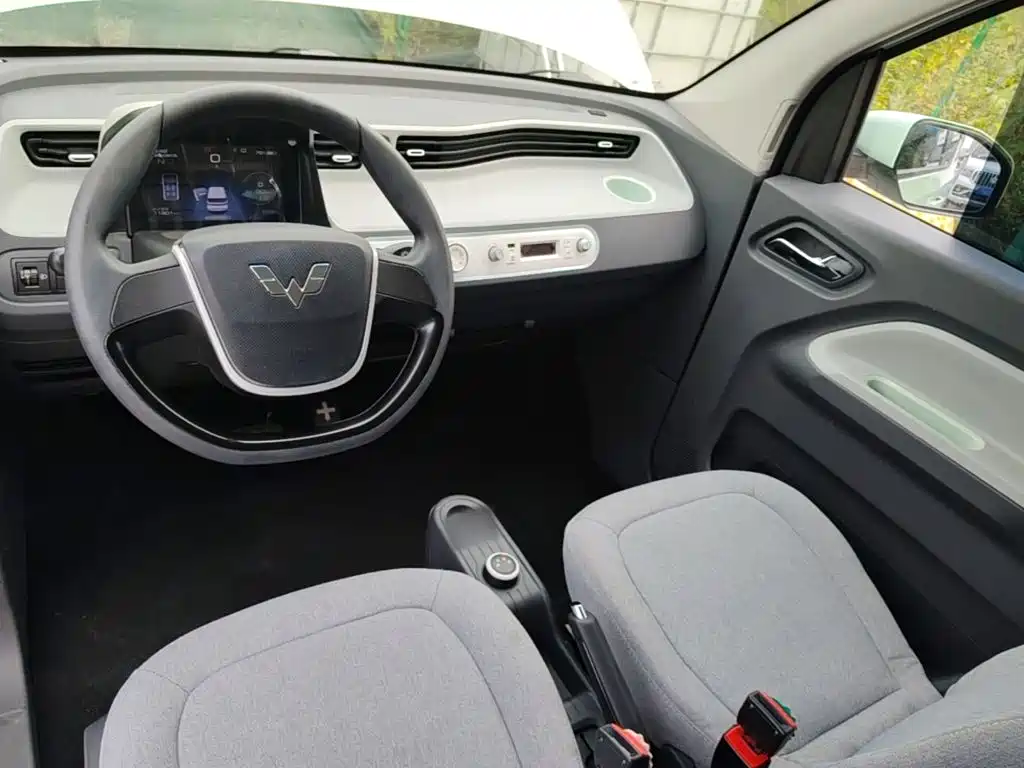 Wuling MINIEV — миниатюра 10