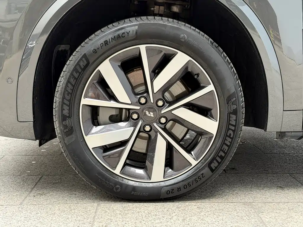 Li Auto Li L8 — миниатюра 16
