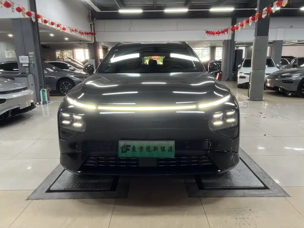 XPeng G9 — миниатюра 2
