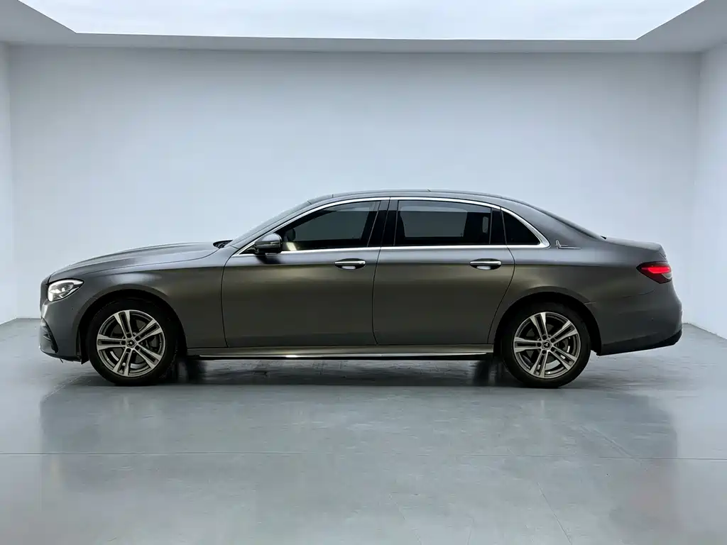 Mercedes-Benz E-Class — миниатюра 10