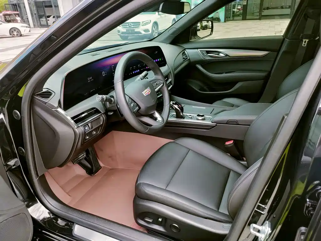 Cadillac CT5 — миниатюра 13