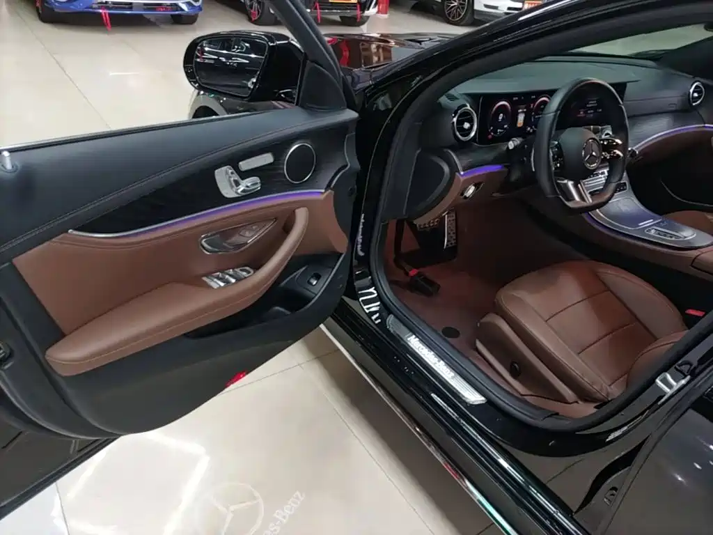 Mercedes-Benz E-Class — миниатюра 16