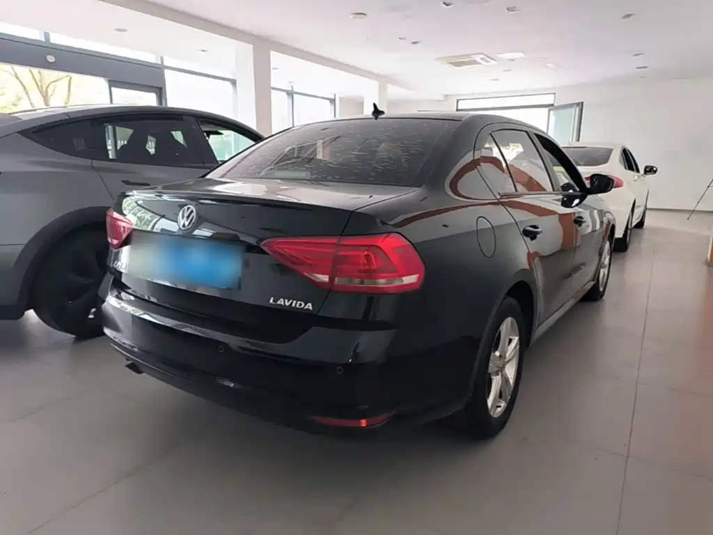 Volkswagen Lavida — миниатюра 7