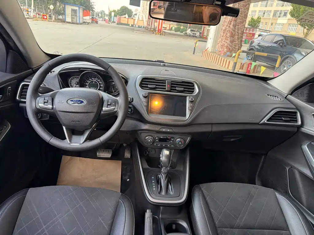 Ford Escort — миниатюра 12