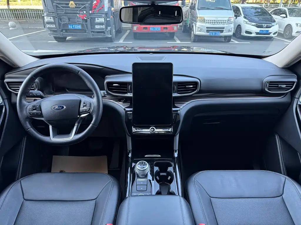 Ford Explorer — миниатюра 6