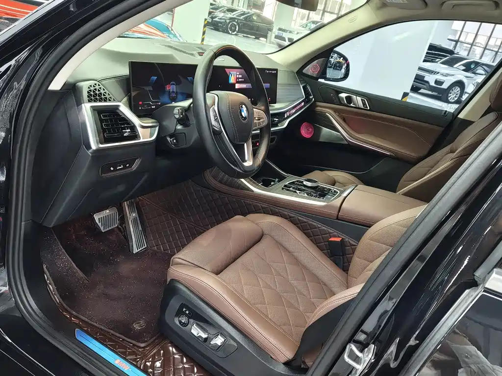 BMW X7 — миниатюра 11
