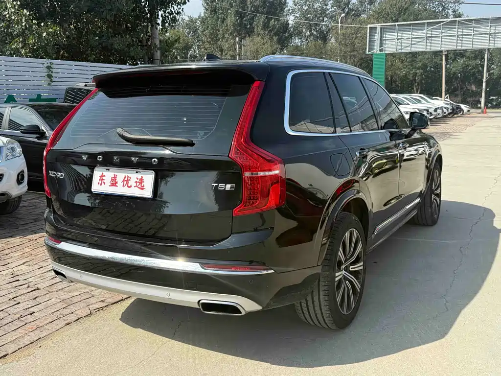 Volvo XC90 — миниатюра 9