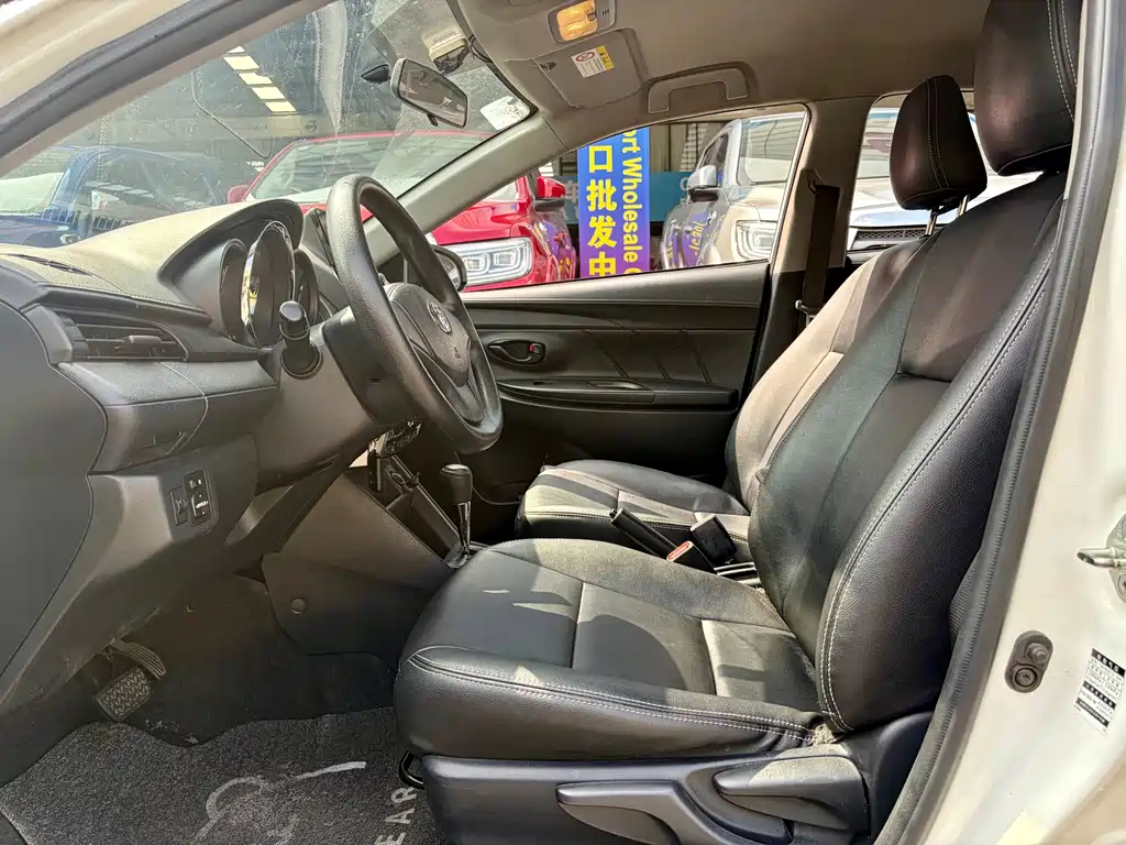 Toyota Yaris L — миниатюра 6