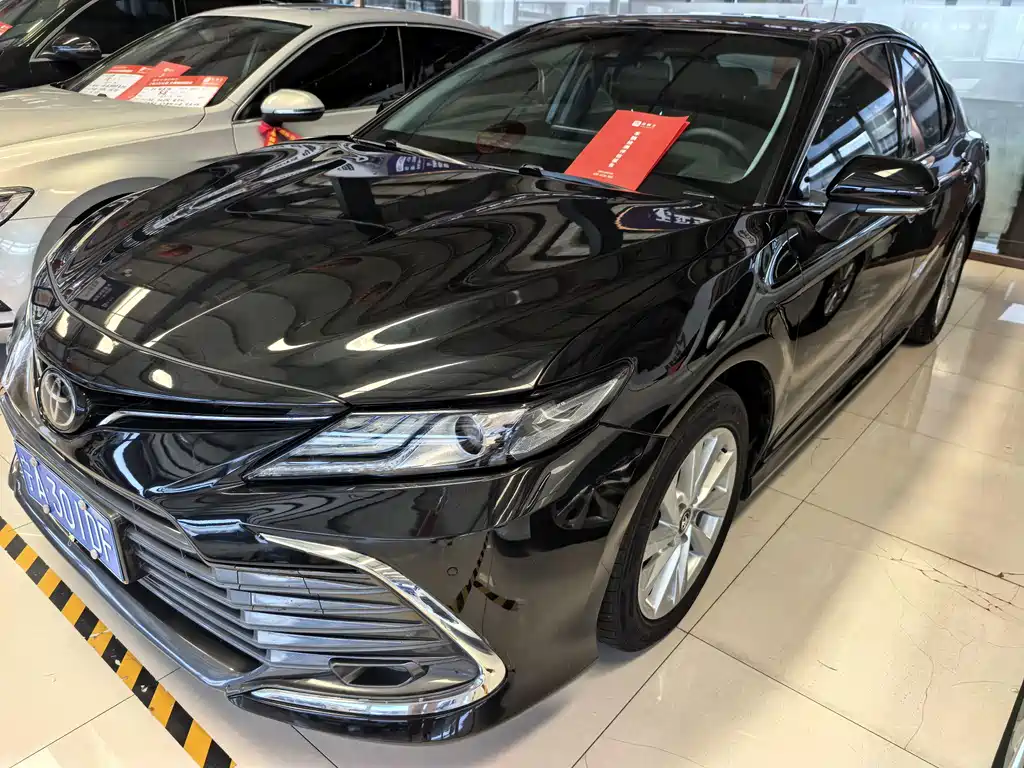 2021 Toyota Camry - zdjęcie 1 z 14