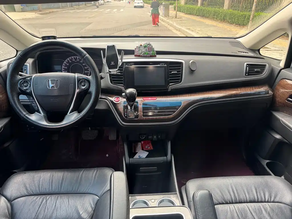 Honda Odyssey — миниатюра 6