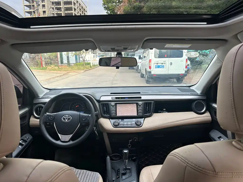 Toyota RAV4 — миниатюра 11