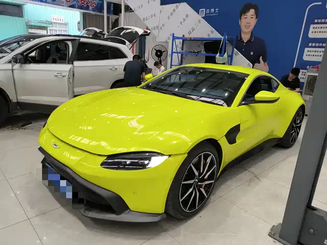 ASTON MARTIN V8 VANTAGE 2019