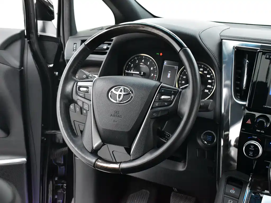 Toyota Alphard — миниатюра 7