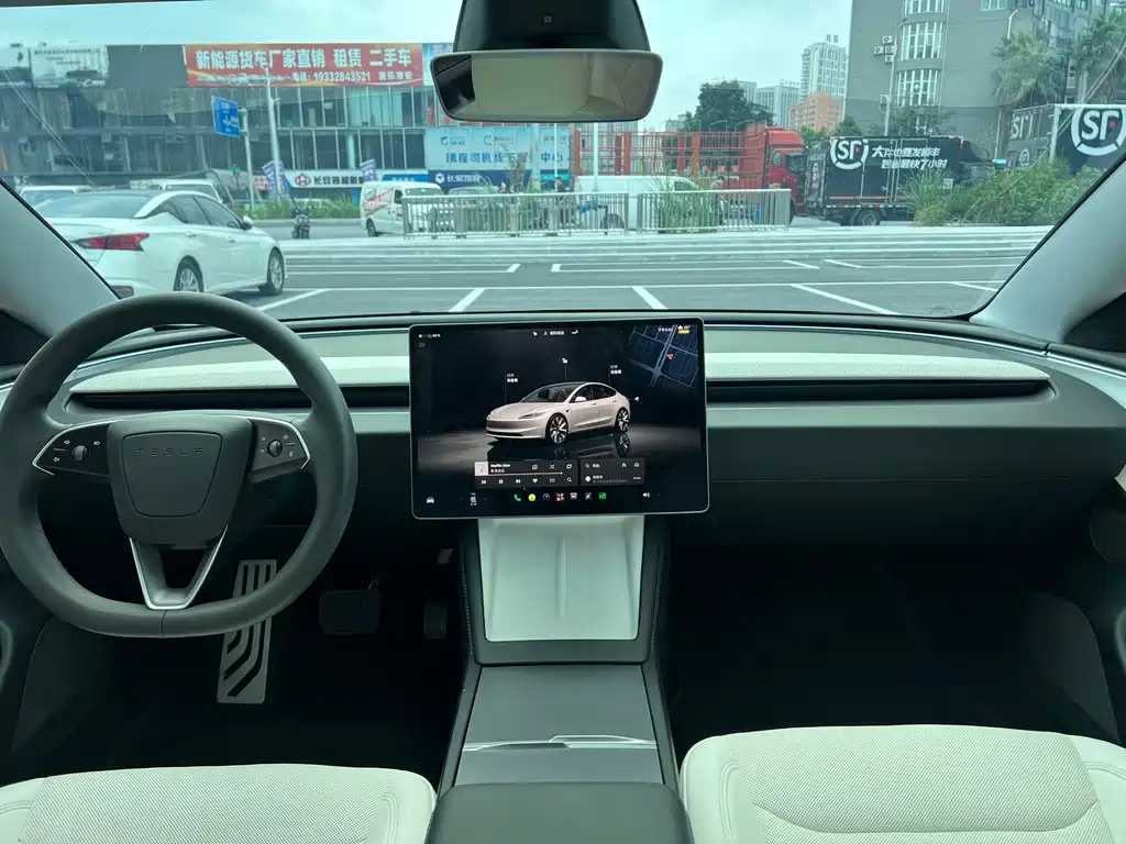 Tesla Model 3 — миниатюра 6