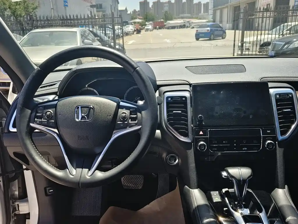 Honda UR-V 2017 240TURBO Luxury V