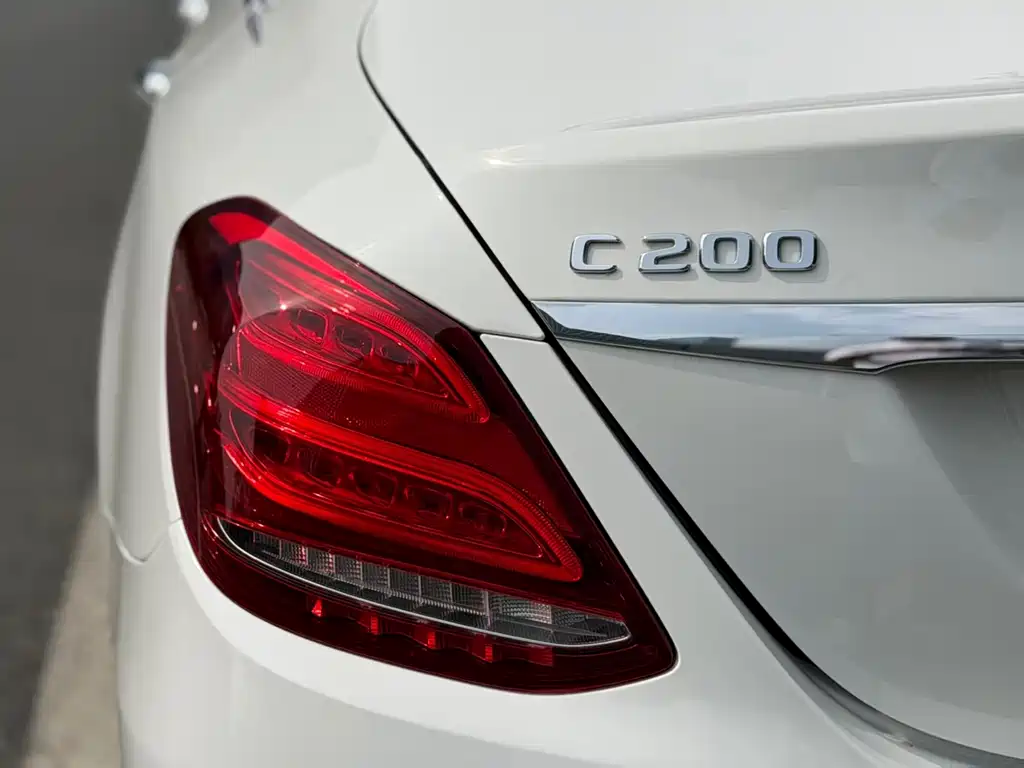 Mercedes-Benz C-Class — миниатюра 8