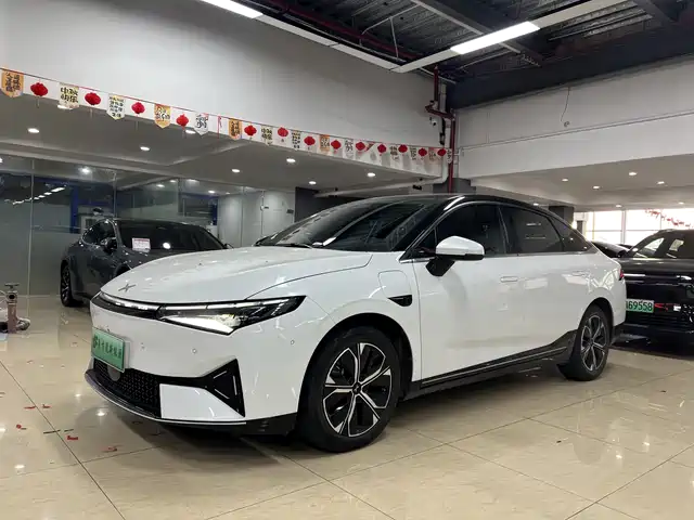 XPeng P5