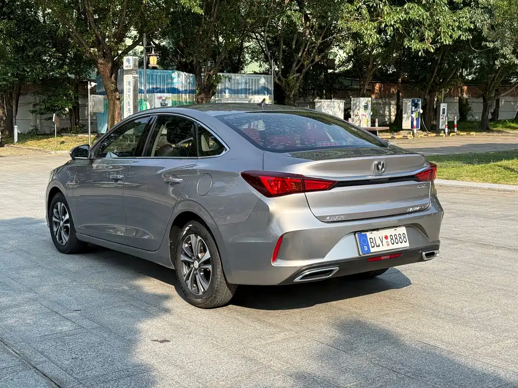 Changan Eado — миниатюра 4
