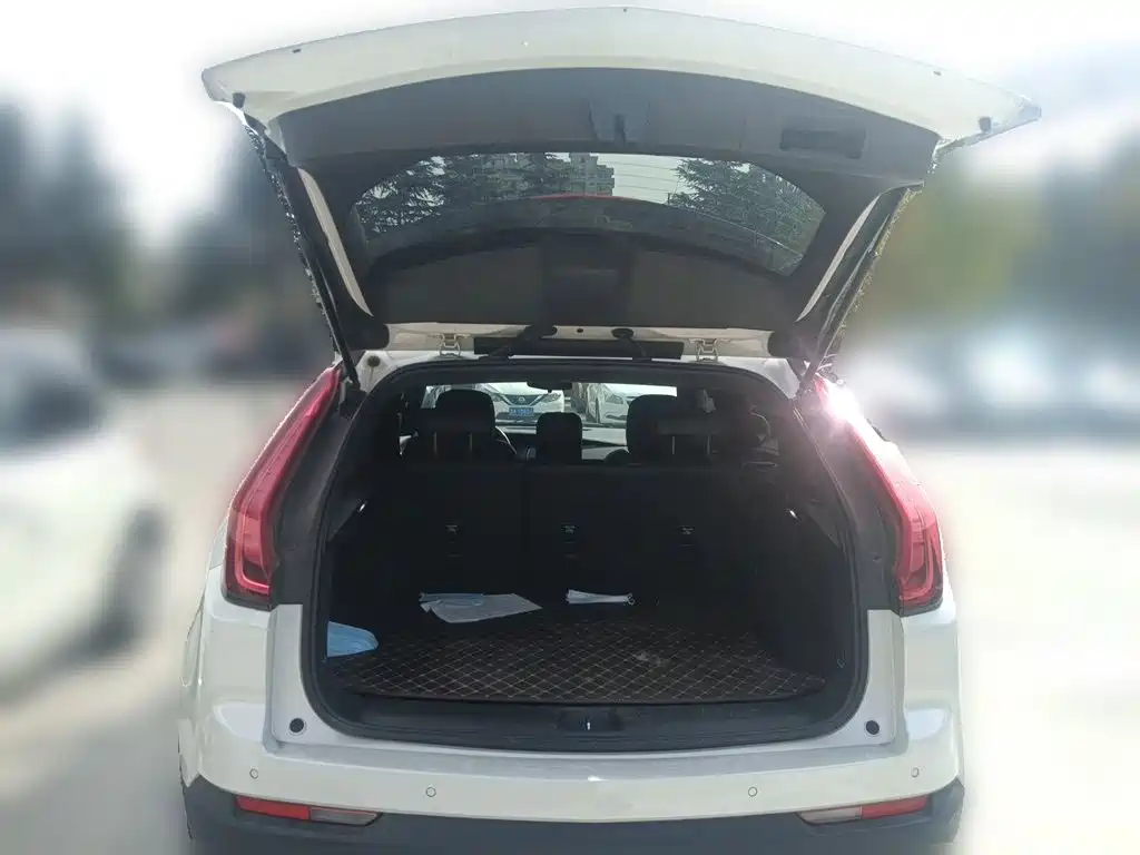 Cadillac XT4 — миниатюра 15
