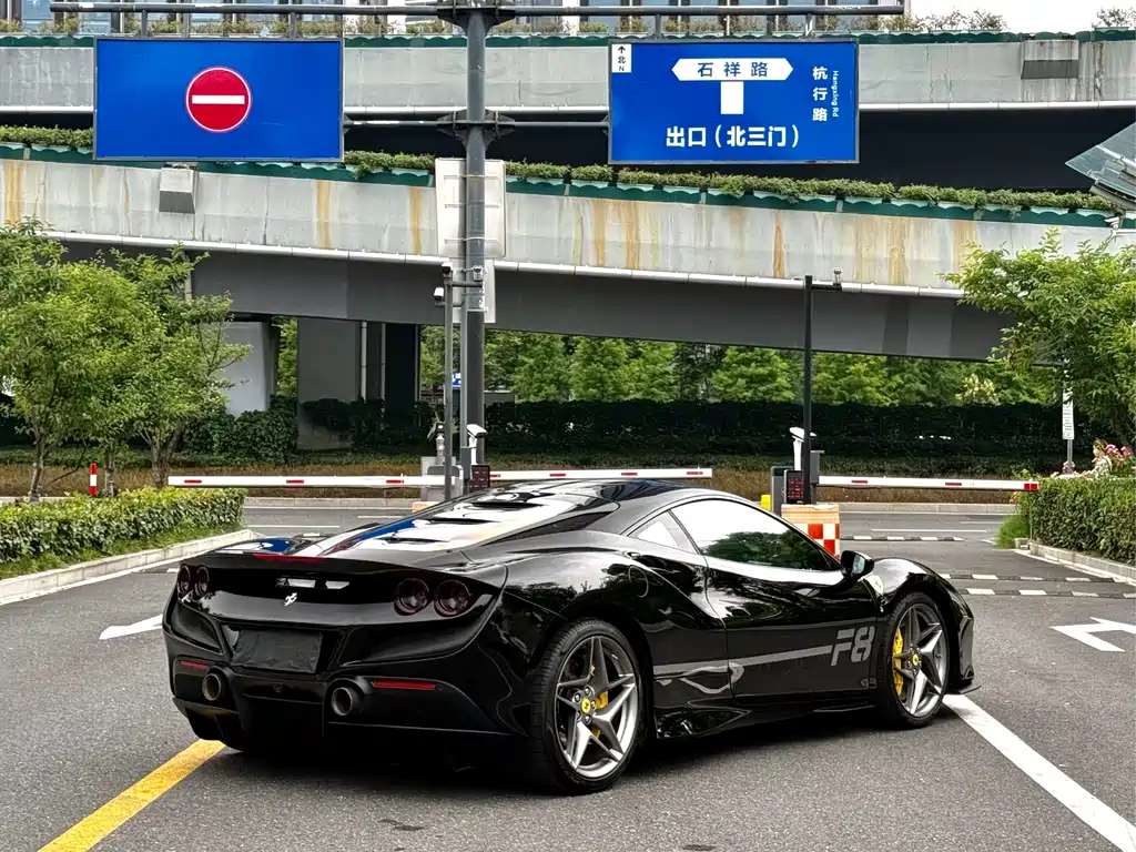 Ferrari F8 2019 Tributo 3.9T V8