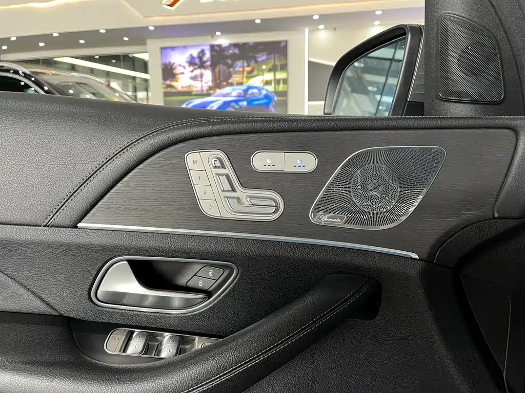 Mercedes-Benz GLE (Import) — миниатюра 10