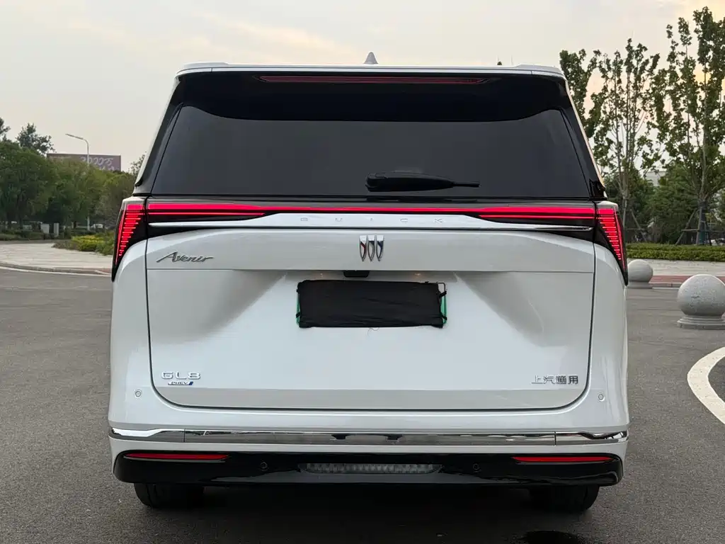 Buick GL8 Hybrid — миниатюра 4