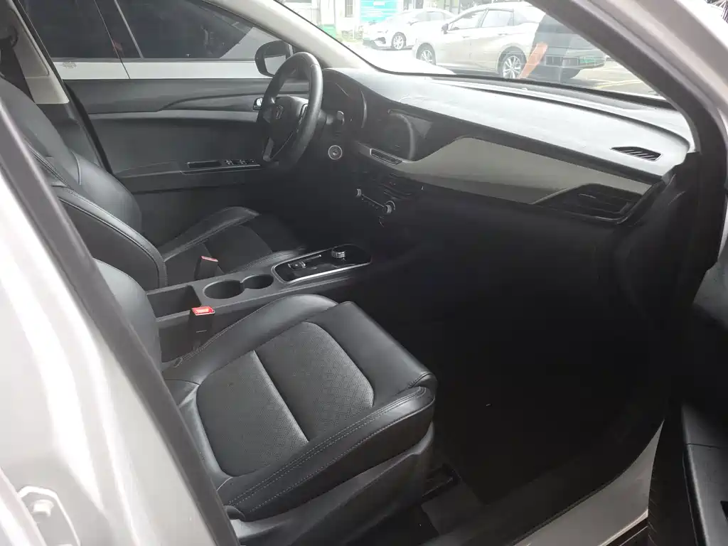 Changan Eado New Energy — миниатюра 19