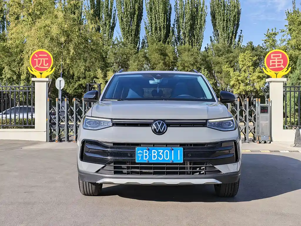 Volkswagen Tharu — миниатюра 2
