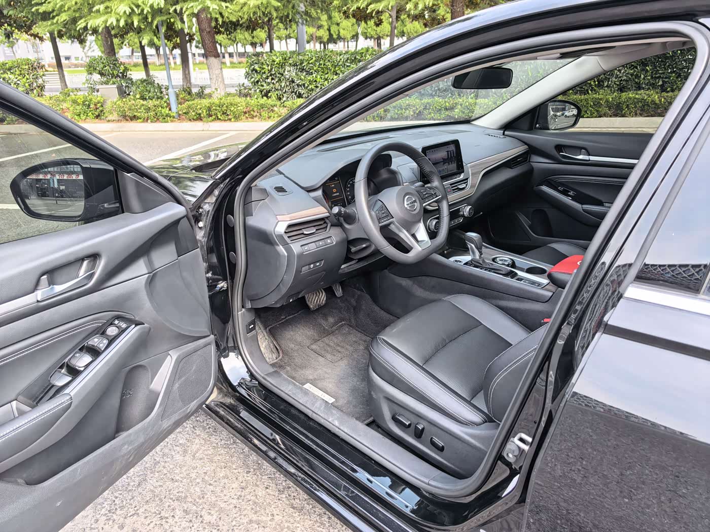 Nissan Teana 2.0 л 2022 г. Чёрный, пробег 6500 км