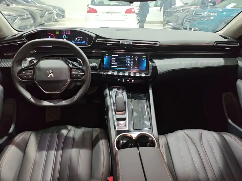 Peugeot 508L PHEV — миниатюра 10