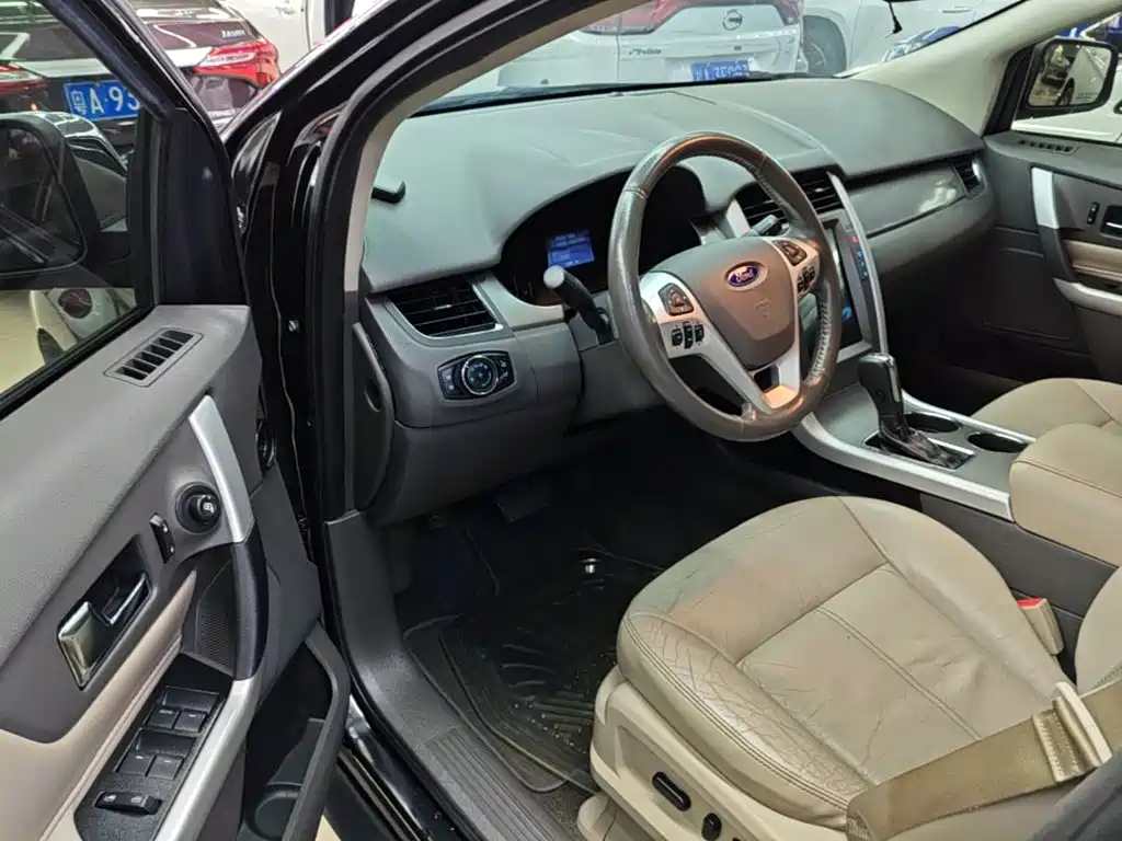 Ford Edge (Import) — миниатюра 16