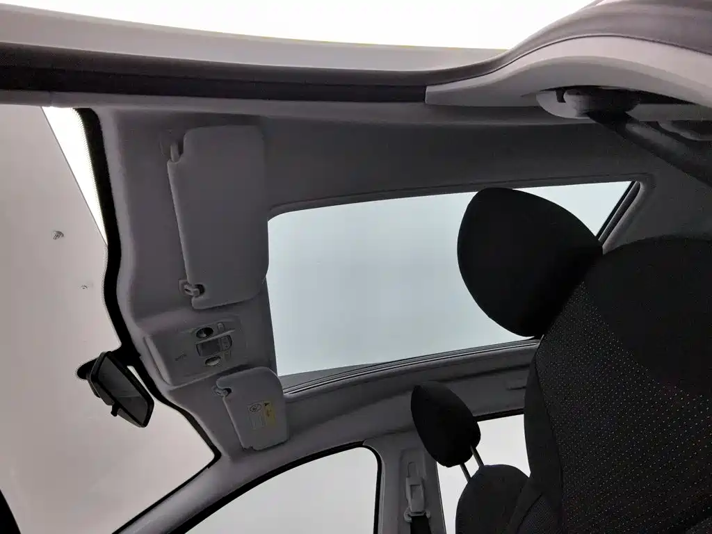 Peugeot 2008 — миниатюра 14